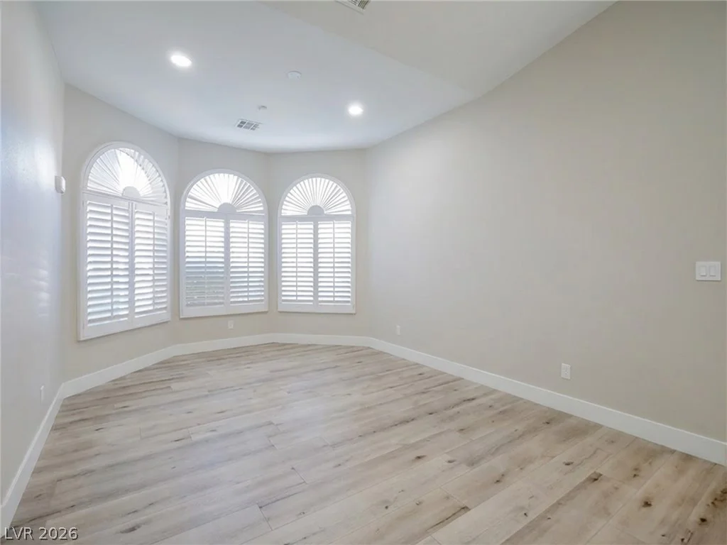 1740 Oval, Las Vegas, NV 89117