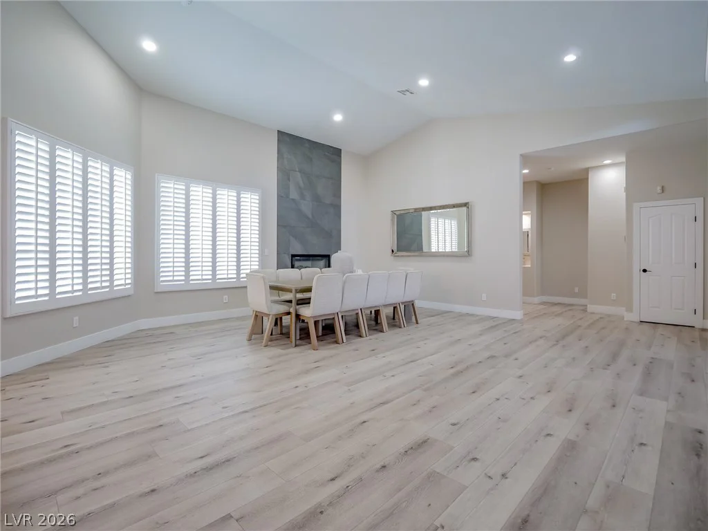 1740 Oval, Las Vegas, NV 89117