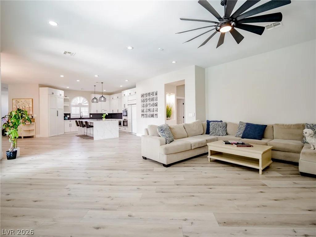 1740 Oval, Las Vegas, NV 89117