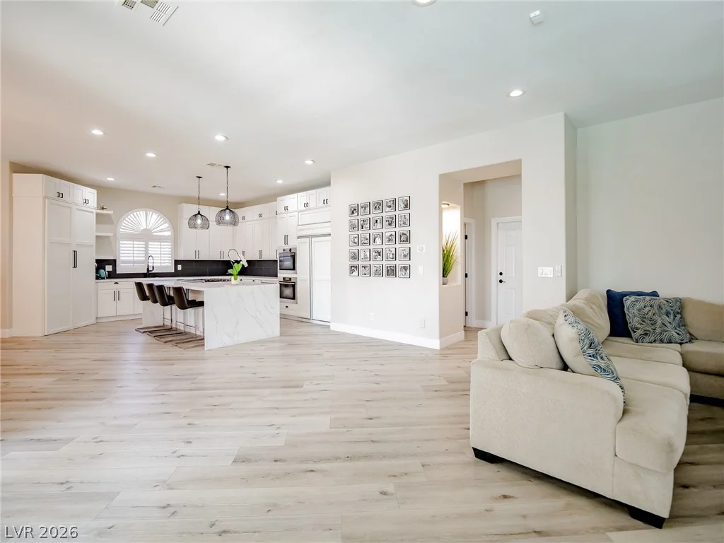 1740 Oval, Las Vegas, NV 89117
