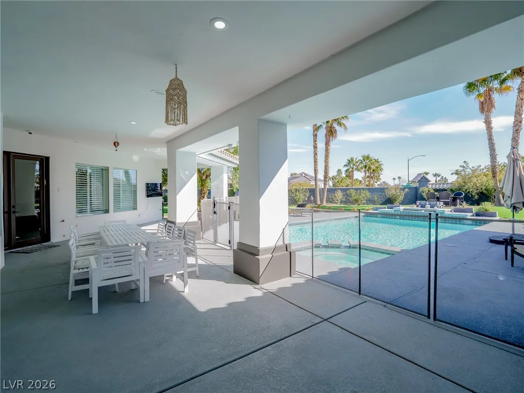 1740 Oval, Las Vegas, NV 89117