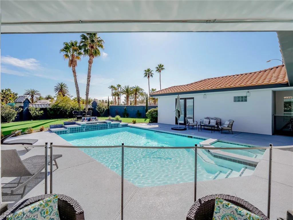 1740 Oval, Las Vegas, NV 89117