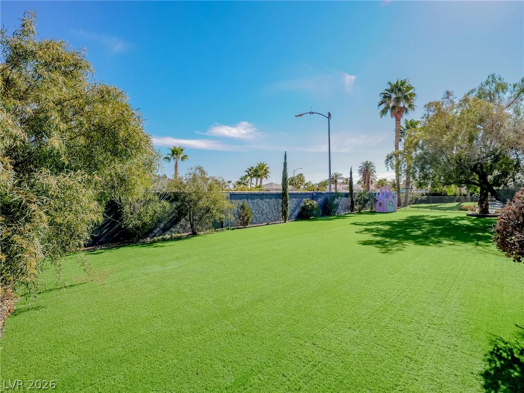 1740 Oval, Las Vegas, NV 89117