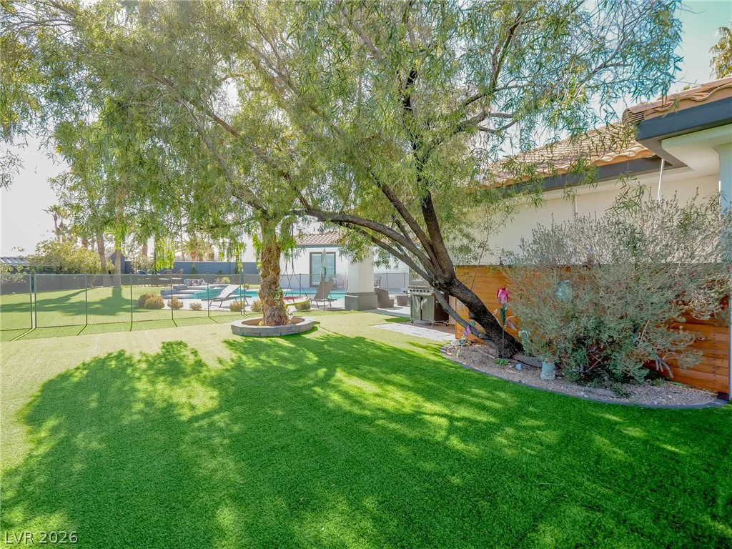 1740 Oval, Las Vegas, NV 89117