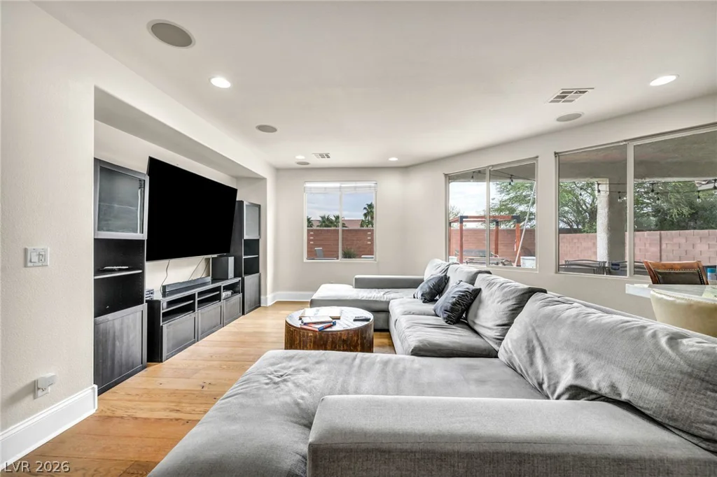 6908 Forest Gate, North Las Vegas, NV 89084