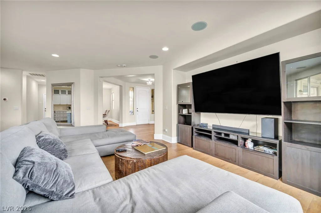 6908 Forest Gate, North Las Vegas, NV 89084