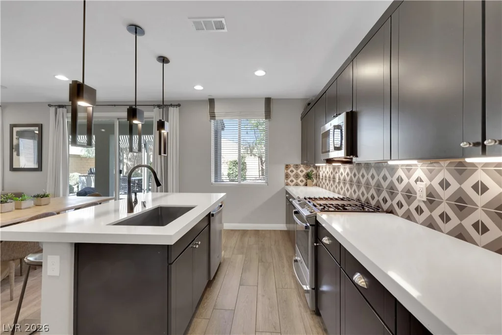 8853 Highland Skye, Las Vegas, NV 89166