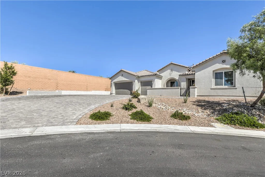 9930 Justin Earl, Las Vegas, NV 89149