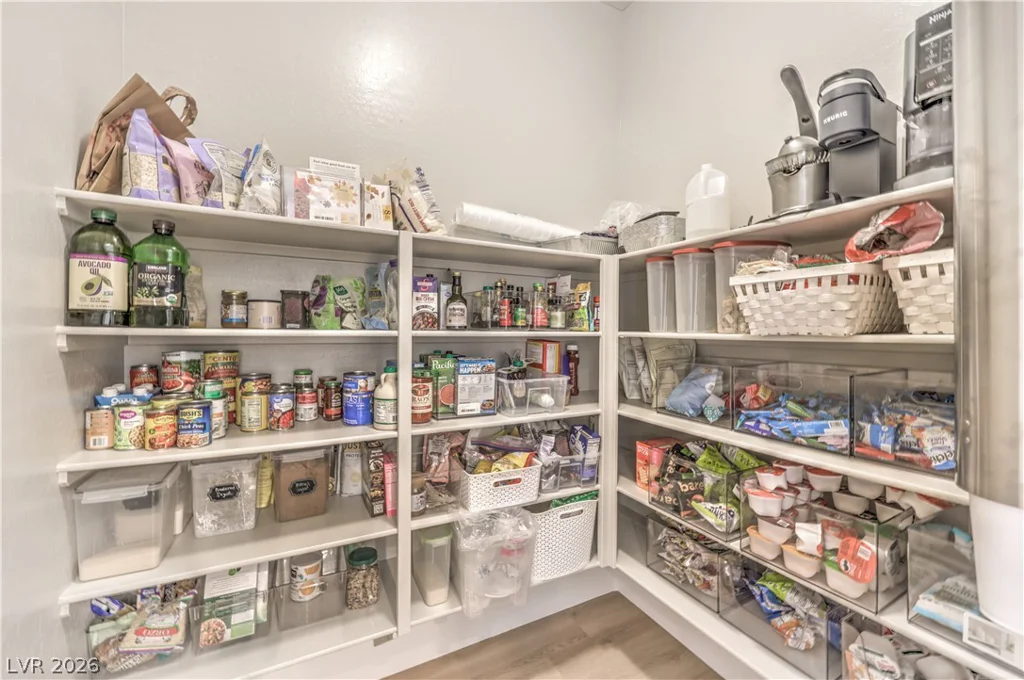 9930 Justin Earl, Las Vegas, NV 89149