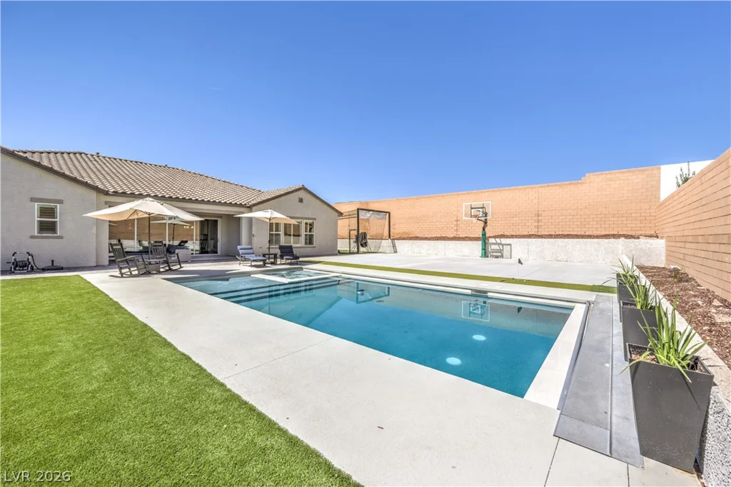 9930 Justin Earl, Las Vegas, NV 89149