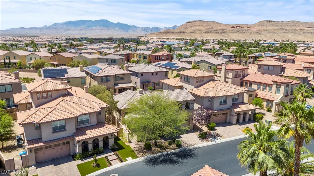 211 Crooked Putter, Las Vegas, NV 89148