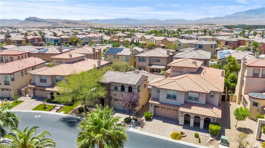 211 Crooked Putter, Las Vegas, NV 89148