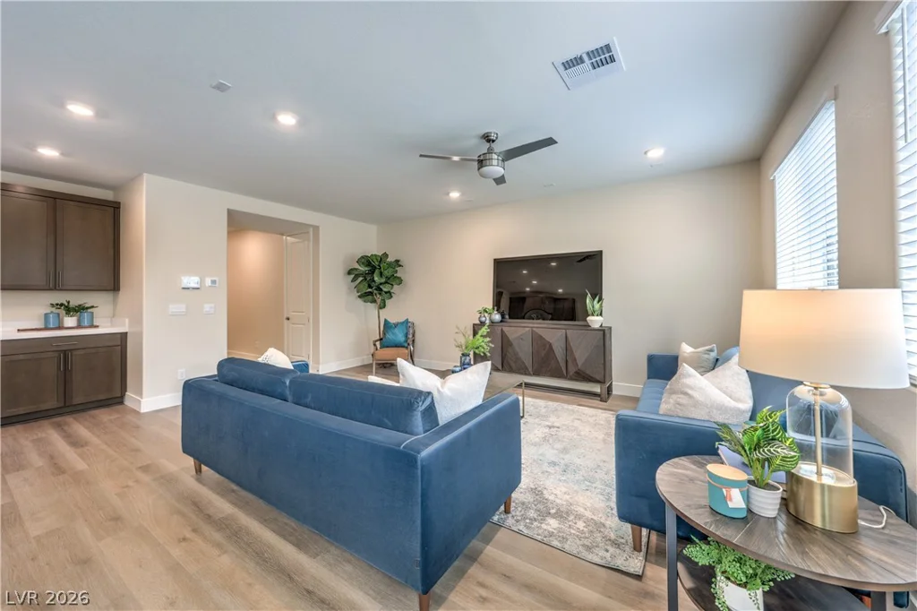7617 Gage Falls, North Las Vegas, NV 89084