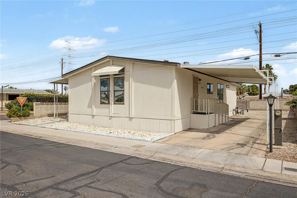 5512 Aldama, Las Vegas, NV 89122