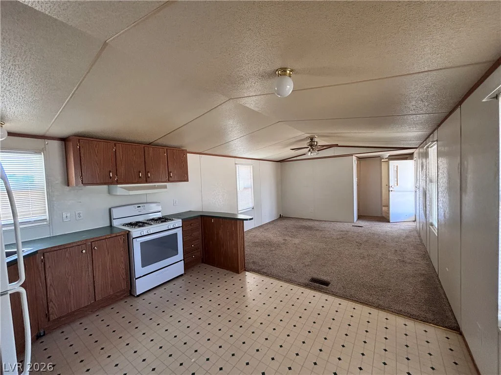 3851 Donner, Pahrump, NV 89048