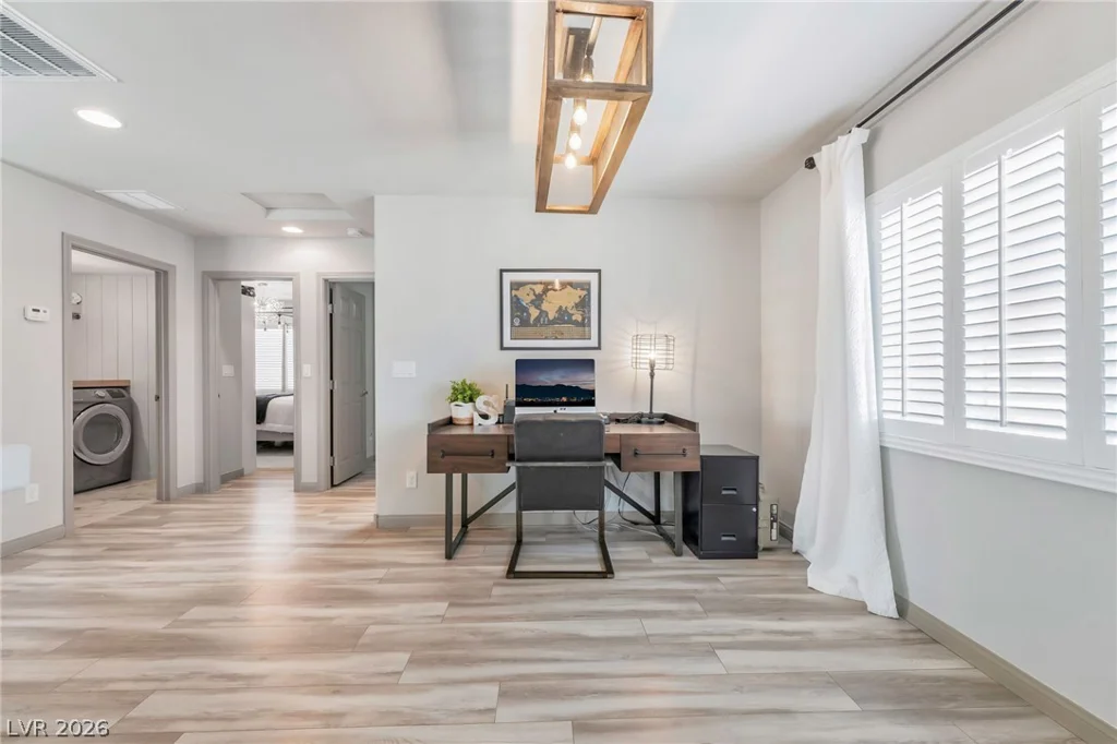 10183 Cascadia Creek, Las Vegas, NV 89141