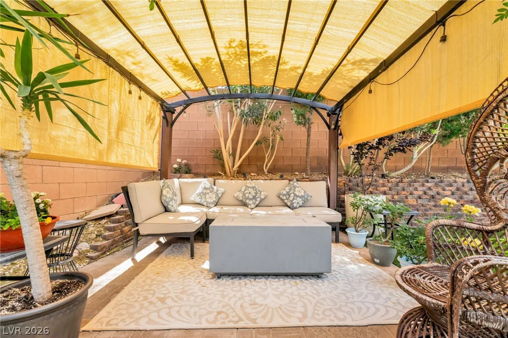 10183 Cascadia Creek, Las Vegas, NV 89141