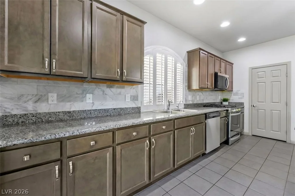 10183 Cascadia Creek, Las Vegas, NV 89141
