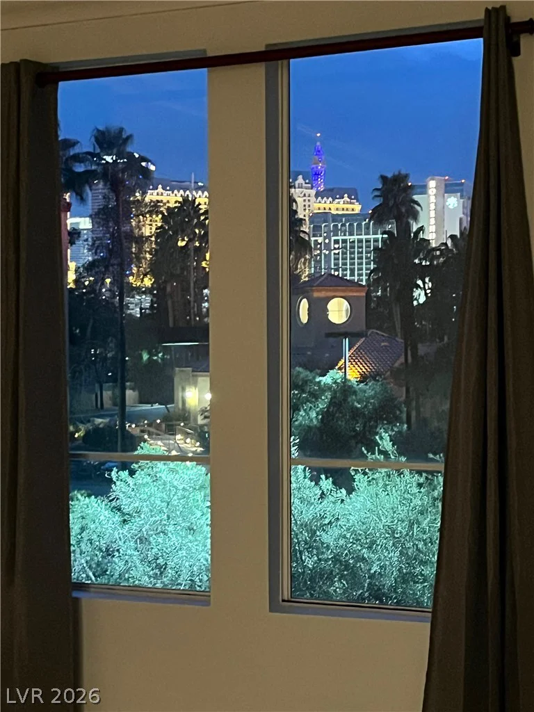 270 Flamingo, Las Vegas, NV 89169