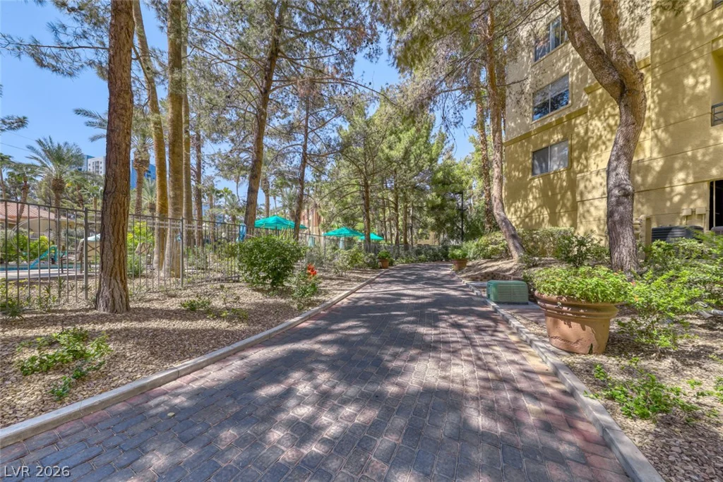 270 Flamingo, Las Vegas, NV 89169