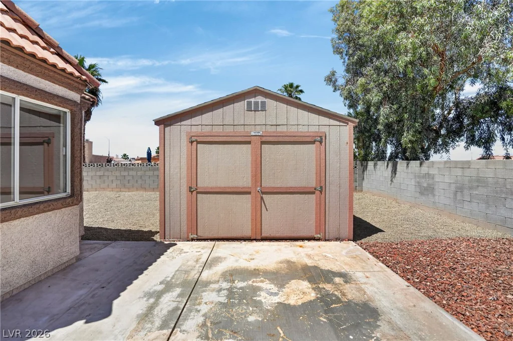 7256 Wayfarer, Las Vegas, NV 89156