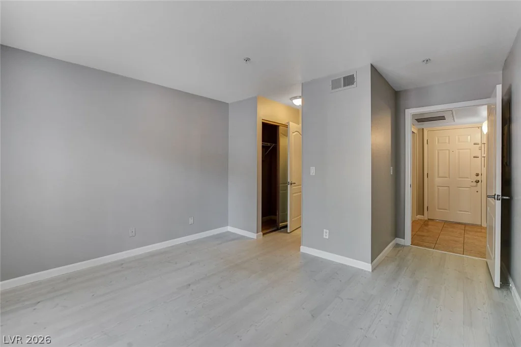 2110 Sealion, Las Vegas, NV 89128