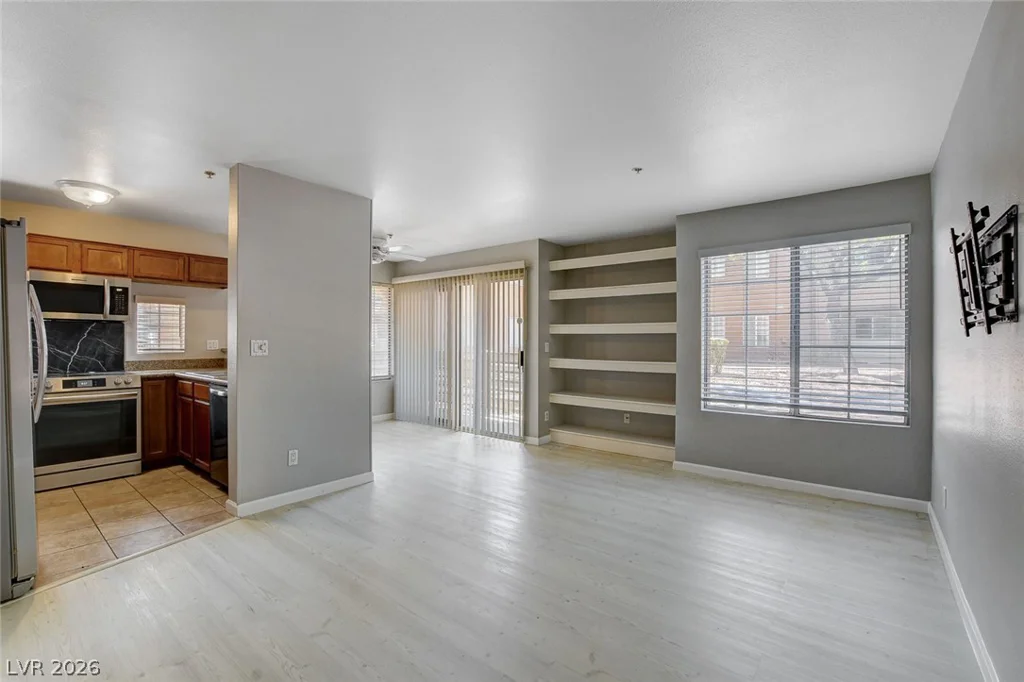 2110 Sealion, Las Vegas, NV 89128