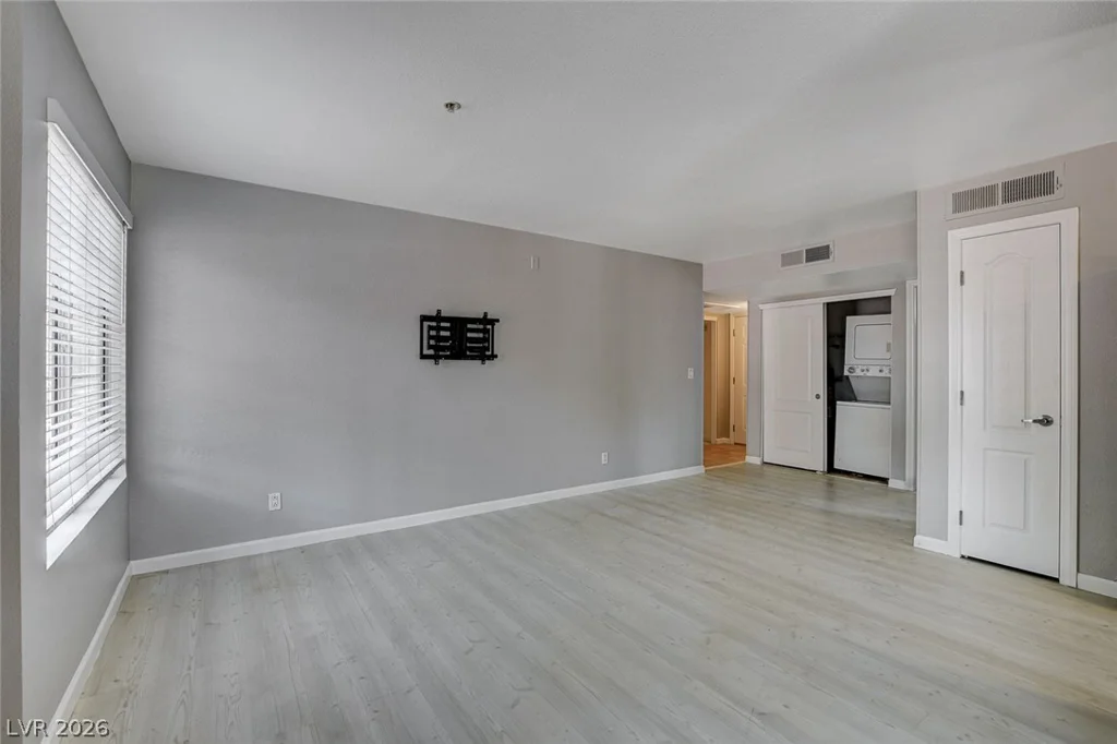 2110 Sealion, Las Vegas, NV 89128