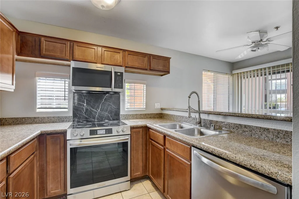 2110 Sealion, Las Vegas, NV 89128