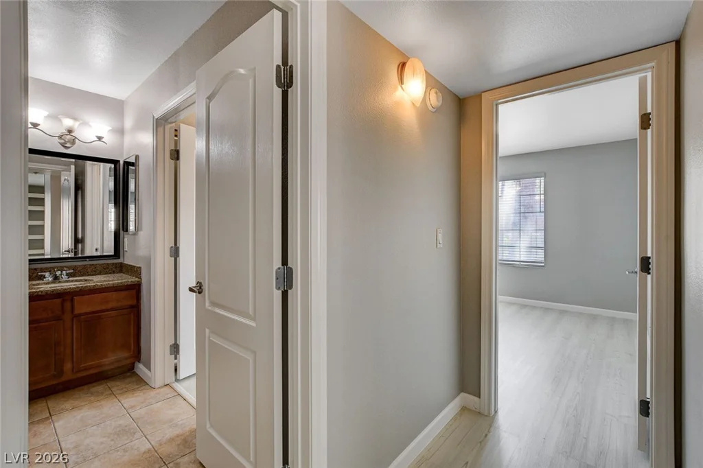 2110 Sealion, Las Vegas, NV 89128