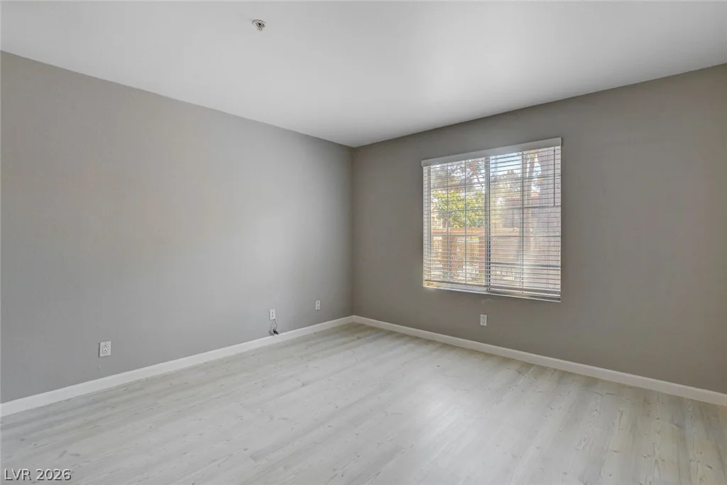 2110 Sealion, Las Vegas, NV 89128