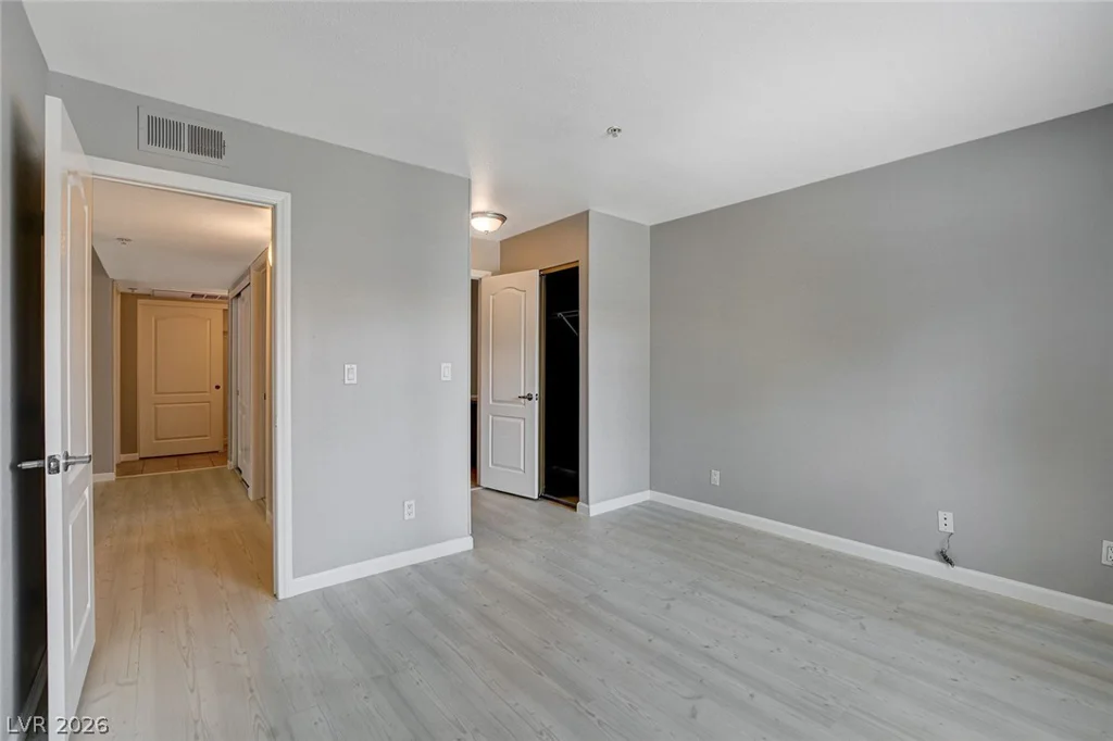2110 Sealion, Las Vegas, NV 89128