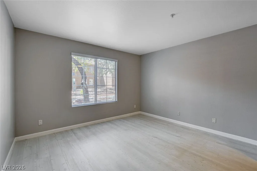 2110 Sealion, Las Vegas, NV 89128