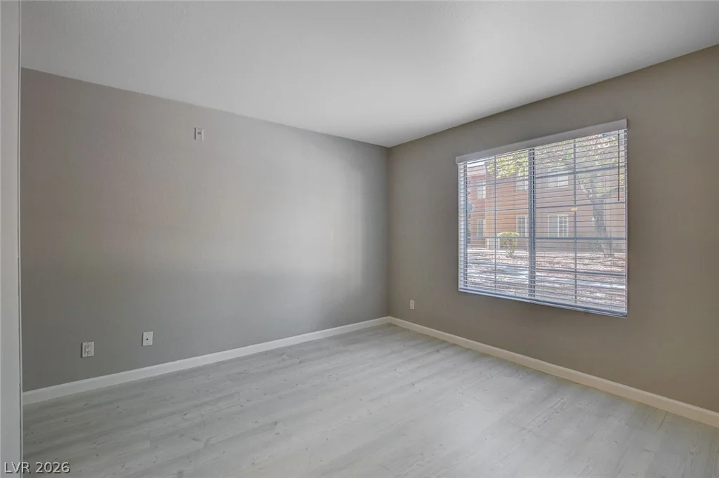 2110 Sealion, Las Vegas, NV 89128