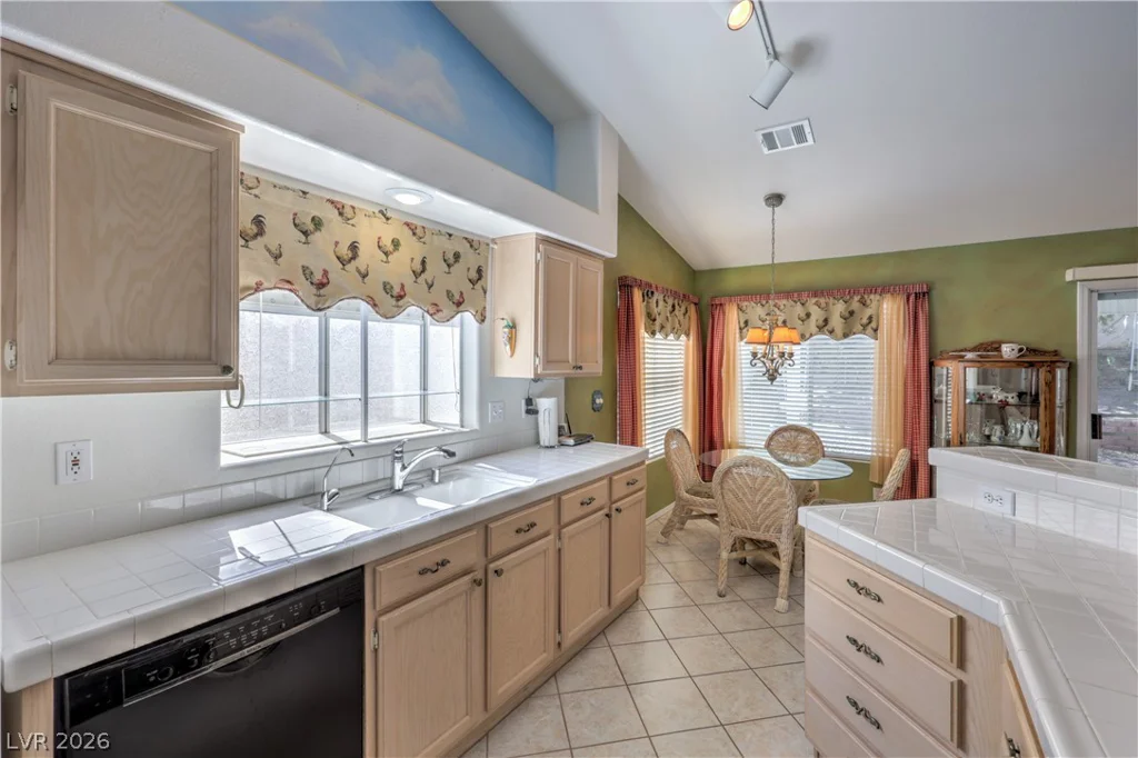1046 Armillaria, Henderson, NV 89011