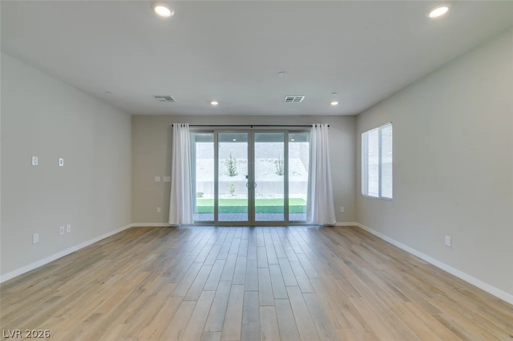 109 Medianoche, Las Vegas, NV 89138