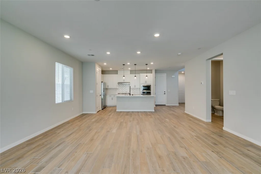 109 Medianoche, Las Vegas, NV 89138