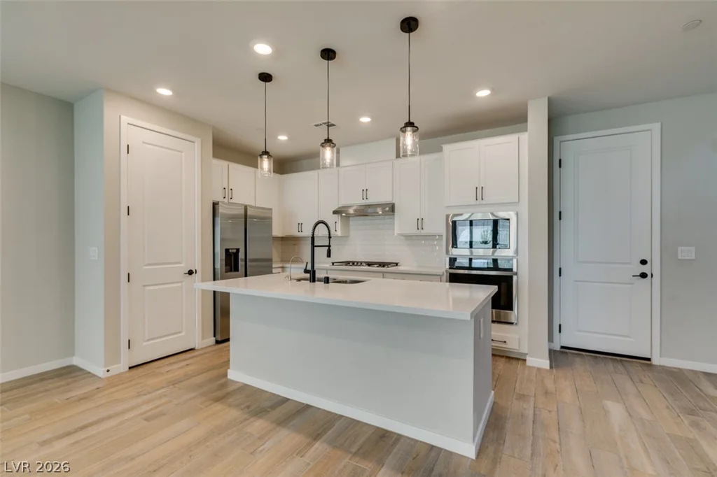 109 Medianoche, Las Vegas, NV 89138