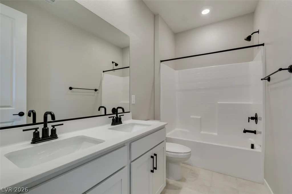 109 Medianoche, Las Vegas, NV 89138