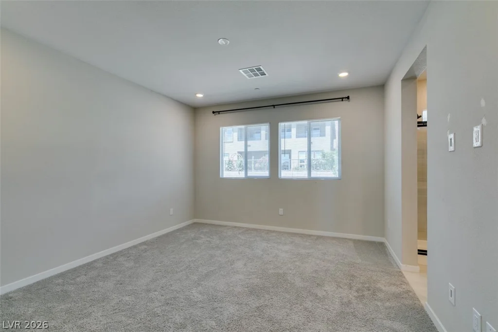 109 Medianoche, Las Vegas, NV 89138