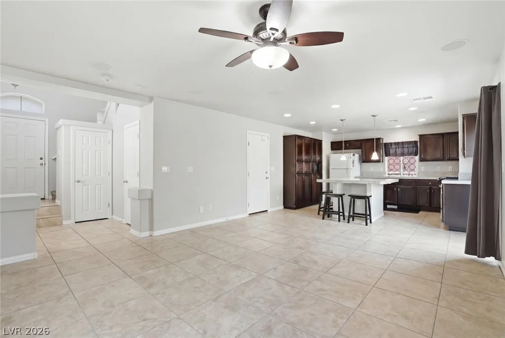 5976 Lazy Creek, Las Vegas, NV 89139