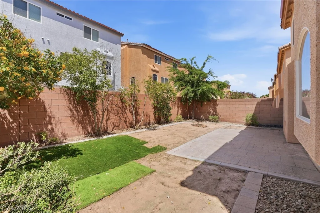5976 Lazy Creek, Las Vegas, NV 89139