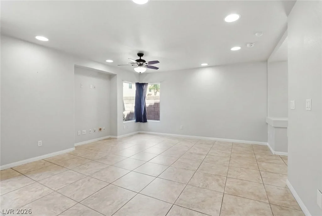 5976 Lazy Creek, Las Vegas, NV 89139