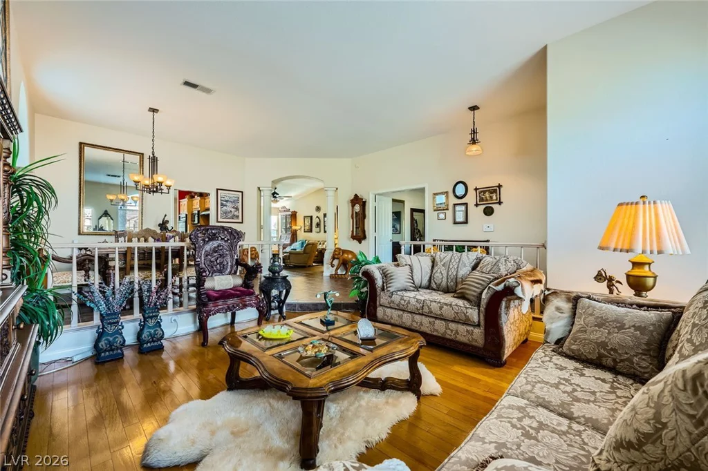 2012 Lady Lake, Las Vegas, NV 89128