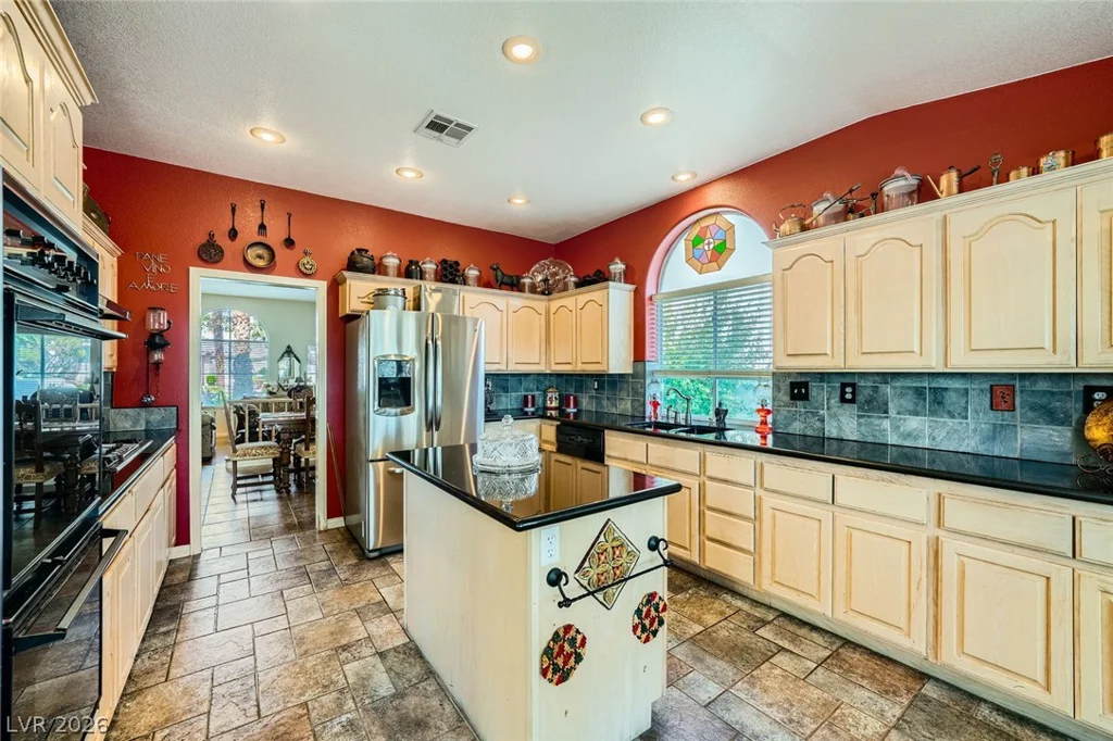 2012 Lady Lake, Las Vegas, NV 89128