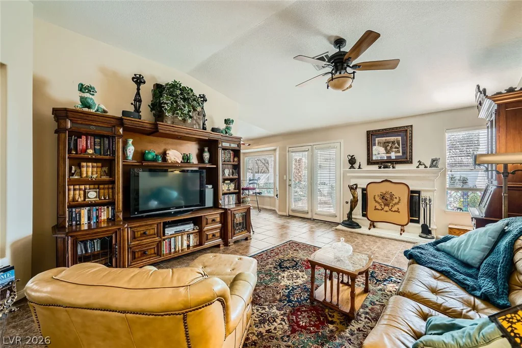 2012 Lady Lake, Las Vegas, NV 89128