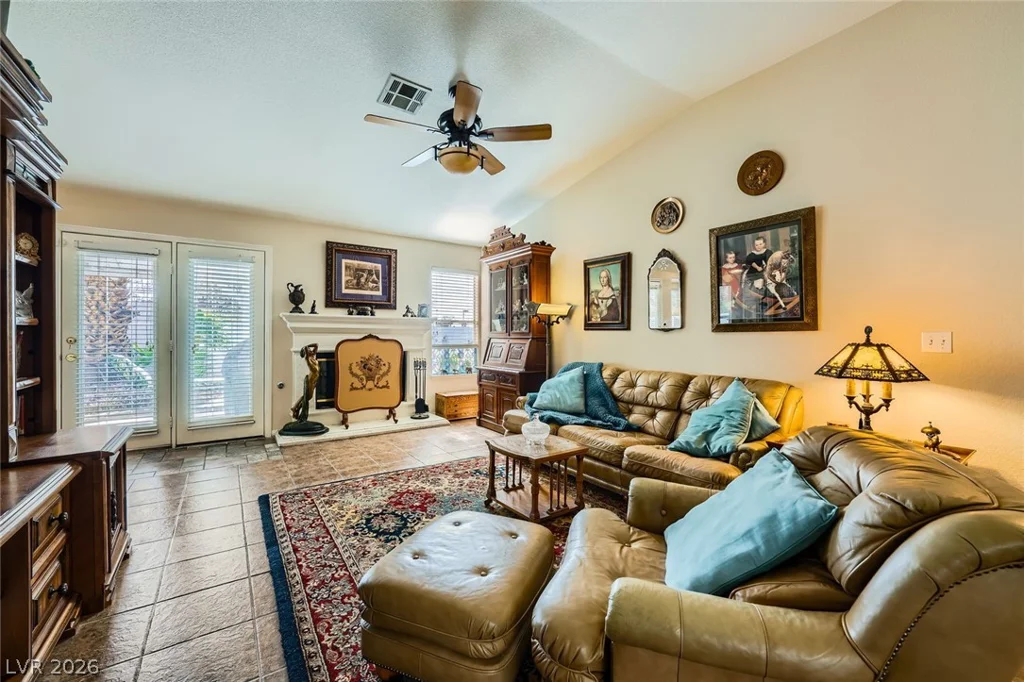 2012 Lady Lake, Las Vegas, NV 89128