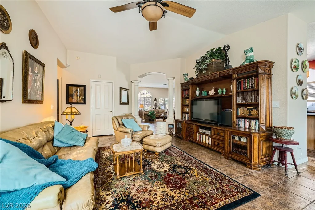 2012 Lady Lake, Las Vegas, NV 89128