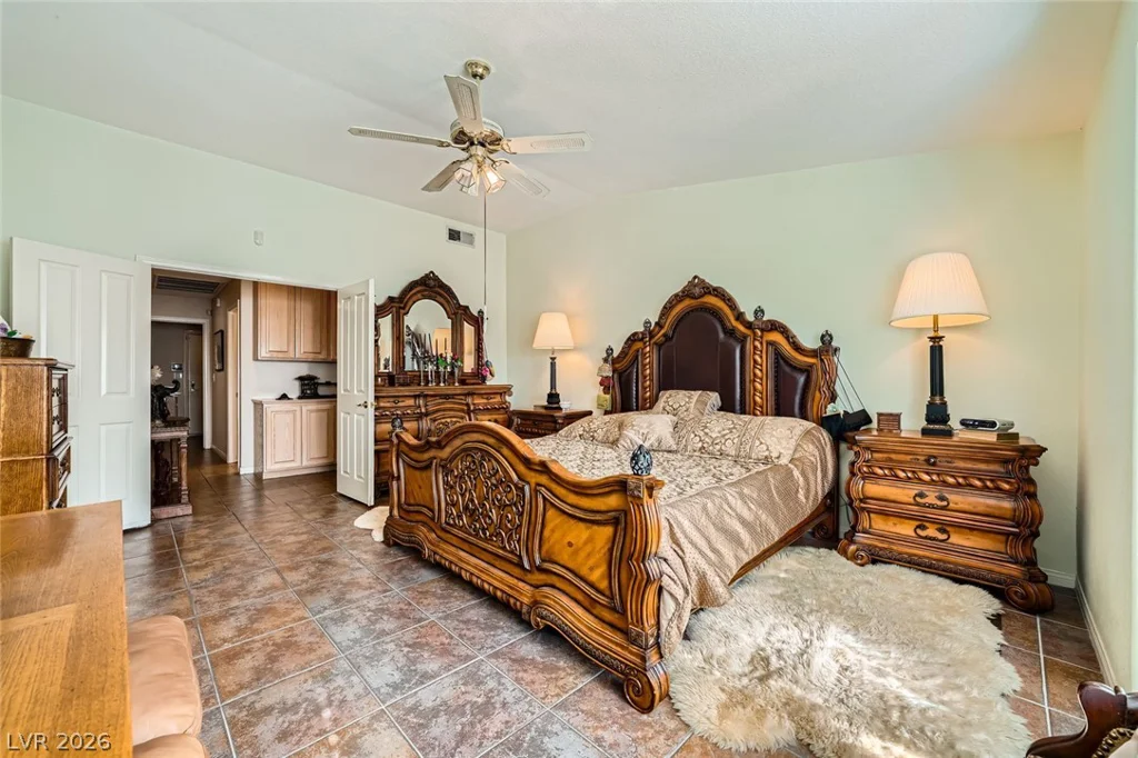2012 Lady Lake, Las Vegas, NV 89128