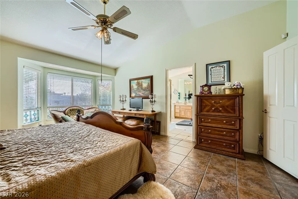 2012 Lady Lake, Las Vegas, NV 89128